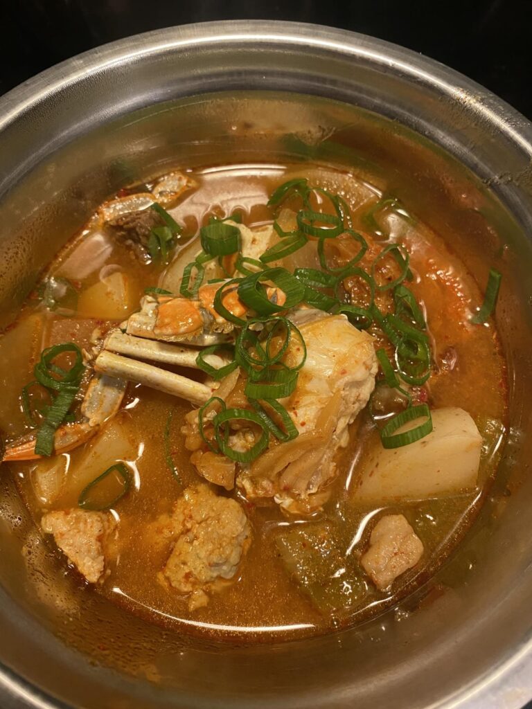 I made kimchi jjigae but I also put crabs in it 🦀