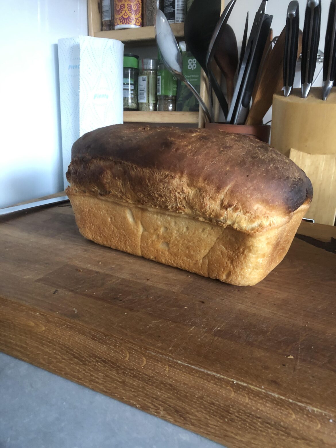 I finally got the crackly sound with my loaf! The top is a bit well-fired but I’m pleased with this one overall.