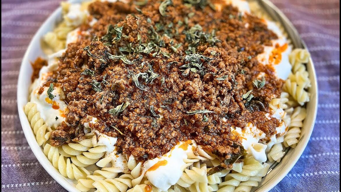 Turkish Way of Pasta Recipe ! Meat and Yogurt ! Harika Bir Kıymalı Makarna Tarifi ! Bizim Usül !