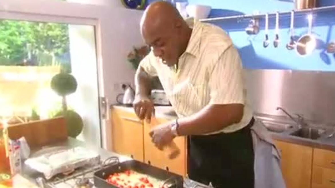 Risotto with Roasted Tomatoes and Mussels | Ainsley’s Gourmet Express | BBC Studios Risotto with Roasted Tomatoes and Mussels | Ainsley's Gourmet Express | BBC Studios