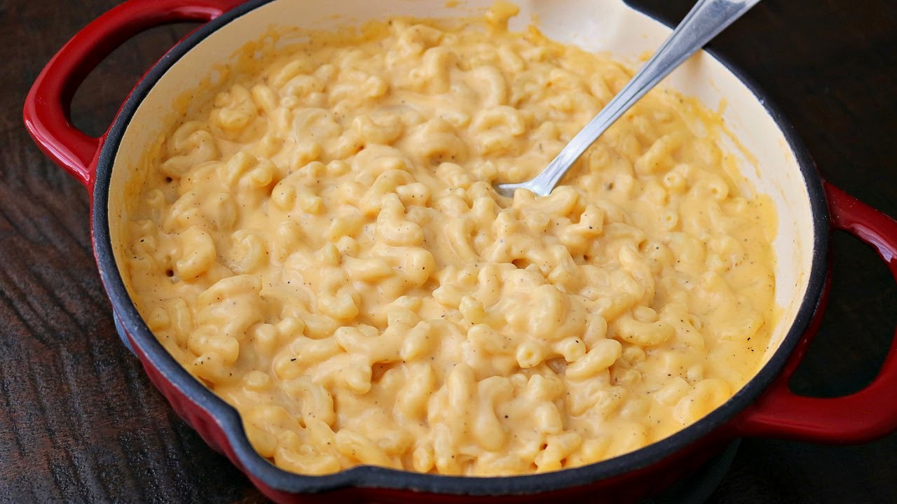 Creamy Stovetop Mac and Cheese (Easy, Homemade Macaroni and Cheese