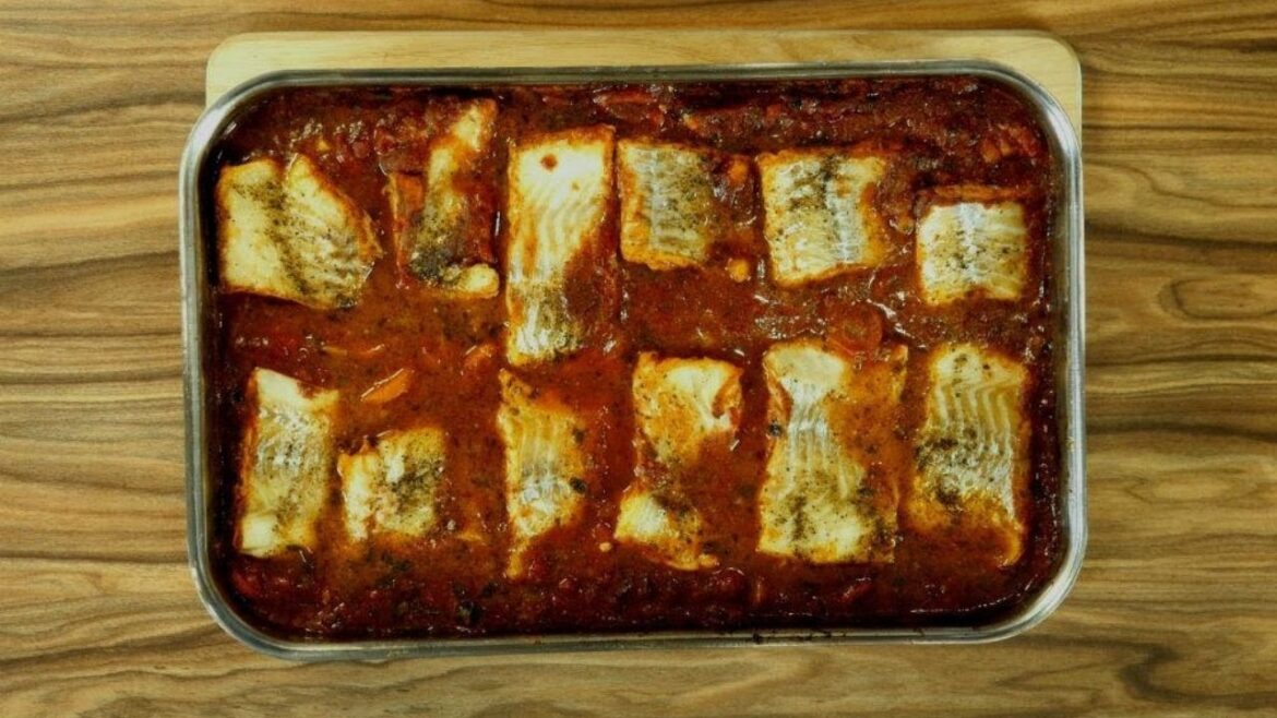 Baked fish with tomatoes and Black Sea spices Baked fish with tomatoes and Black Sea spices