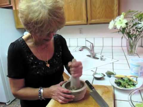 Best Vegeterian Yogurt Dip, Tzatziki, Cacik, Khyar Mah Laban Recipe – Cucumber Yogurt Mint Salad Best Vegeterian Yogurt Dip, Tzatziki, Cacik, Khyar Mah Laban Recipe - Cucumber Yogurt Mint Salad