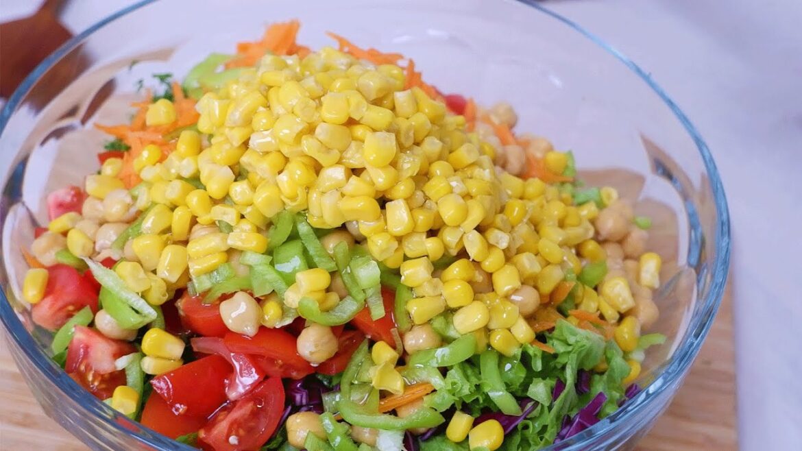 The "Turkish Salad" recipe is a very famous Turkish salad with chickpeas! Ready in 3 minutes!