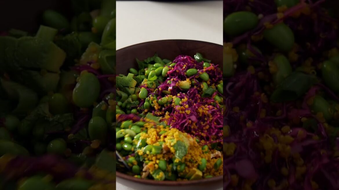 Turmeric Quinoa & Edamame Salad #plantbasedrecipes Turmeric Quinoa & Edamame Salad #plantbasedrecipes