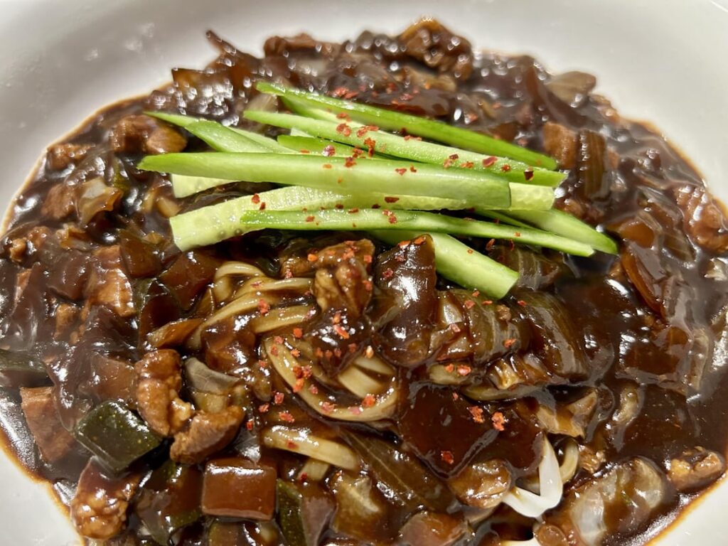 My sister made jjajangmyun