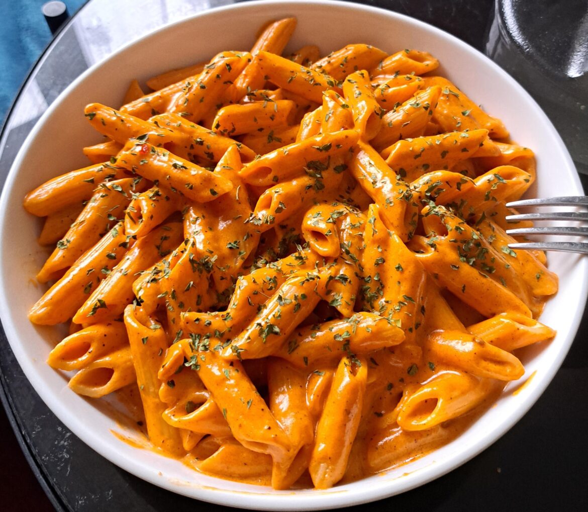 [Homemade] Pasta with tomato sauce