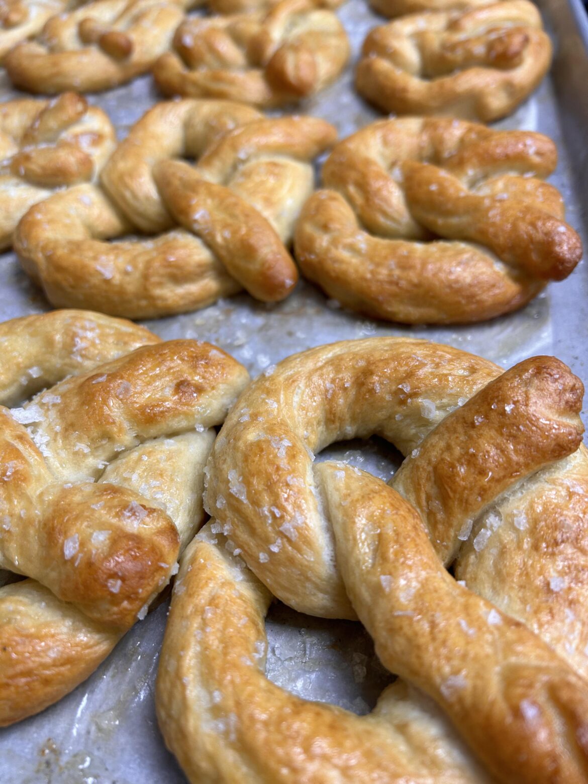 How do I make my pretzels brown?