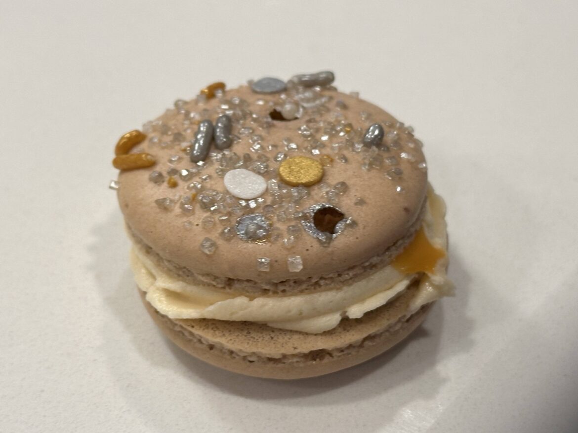 Butterbeer Macarons - first attempt