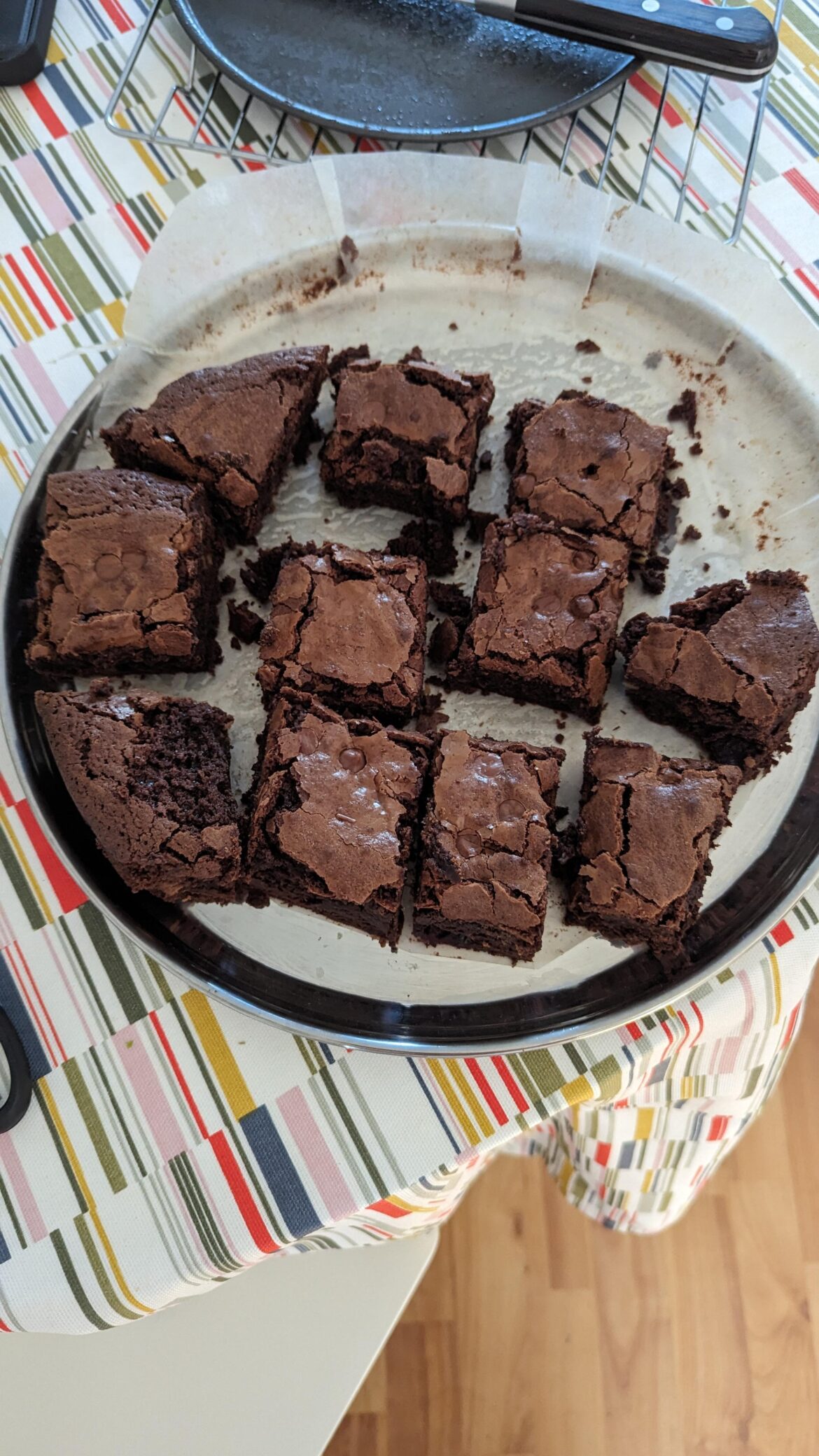 [OC] Homemade walnut - chocolate chip brownies
