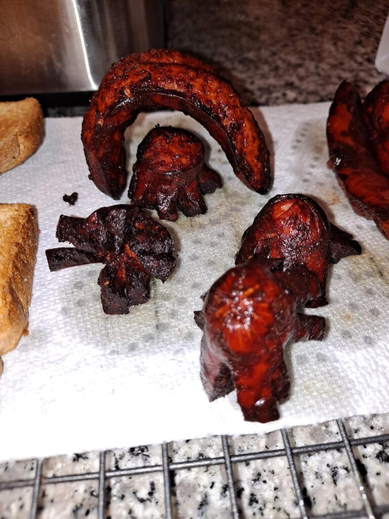 I tried making my pregnant wife some hot dog octopuses 🐙 🤣🤣 I forgot about them.