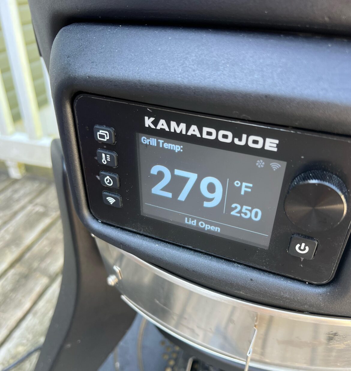 Kamado Joe Konnect “Lid Open”