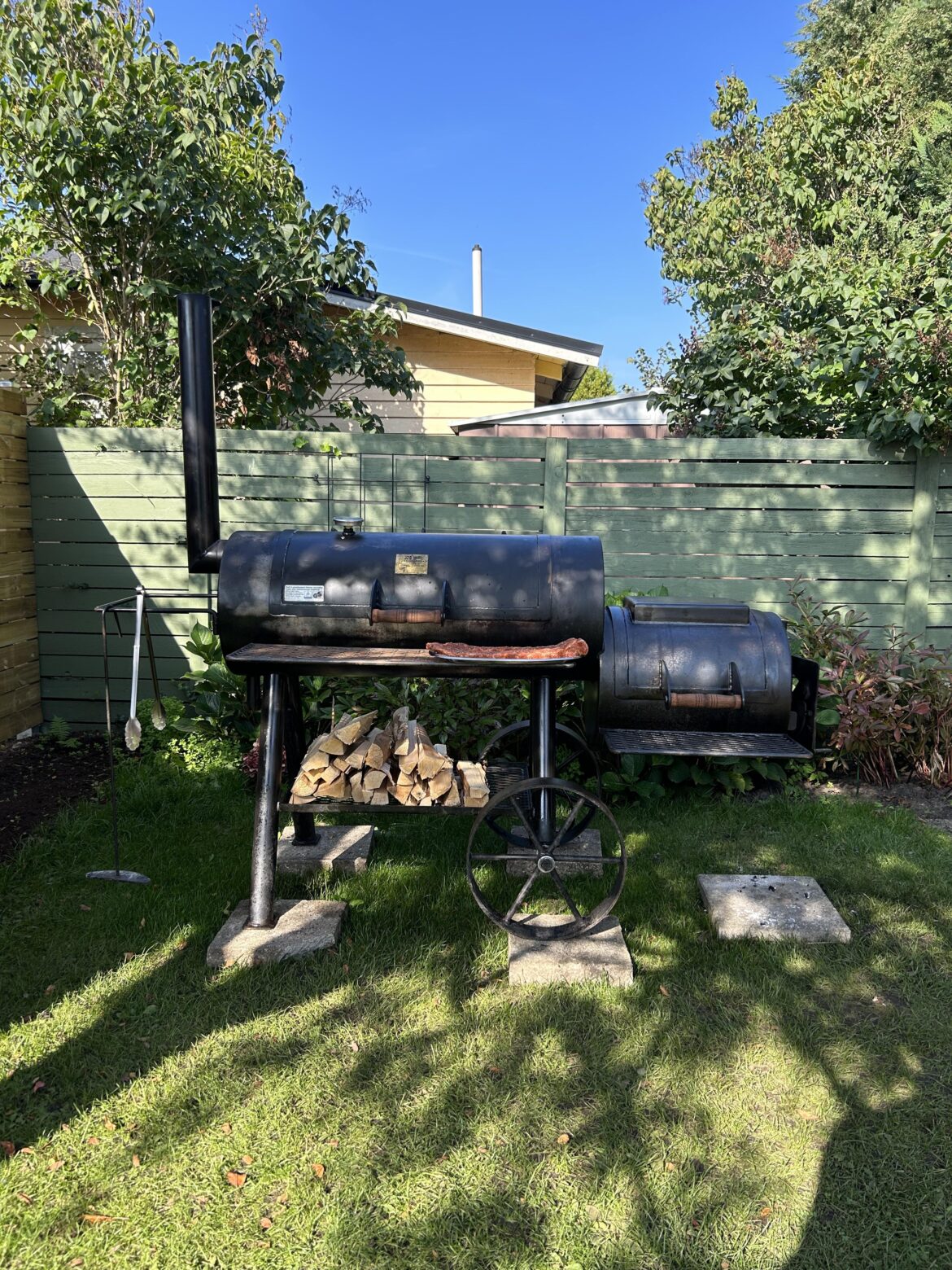 I just want to thank everybody for their great input on restoring this smoker, it turned out fantastic and I’m currently smoking some ribs. Happy grilling people