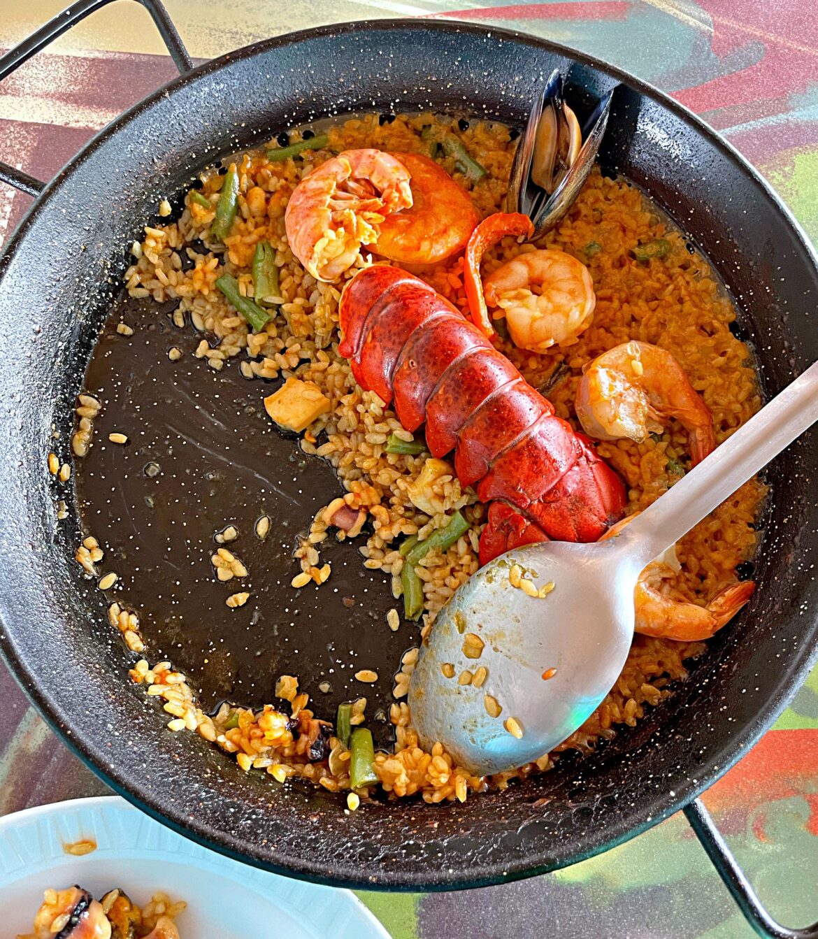 My first time ever having (seafood) paella and now I want to eat it every day