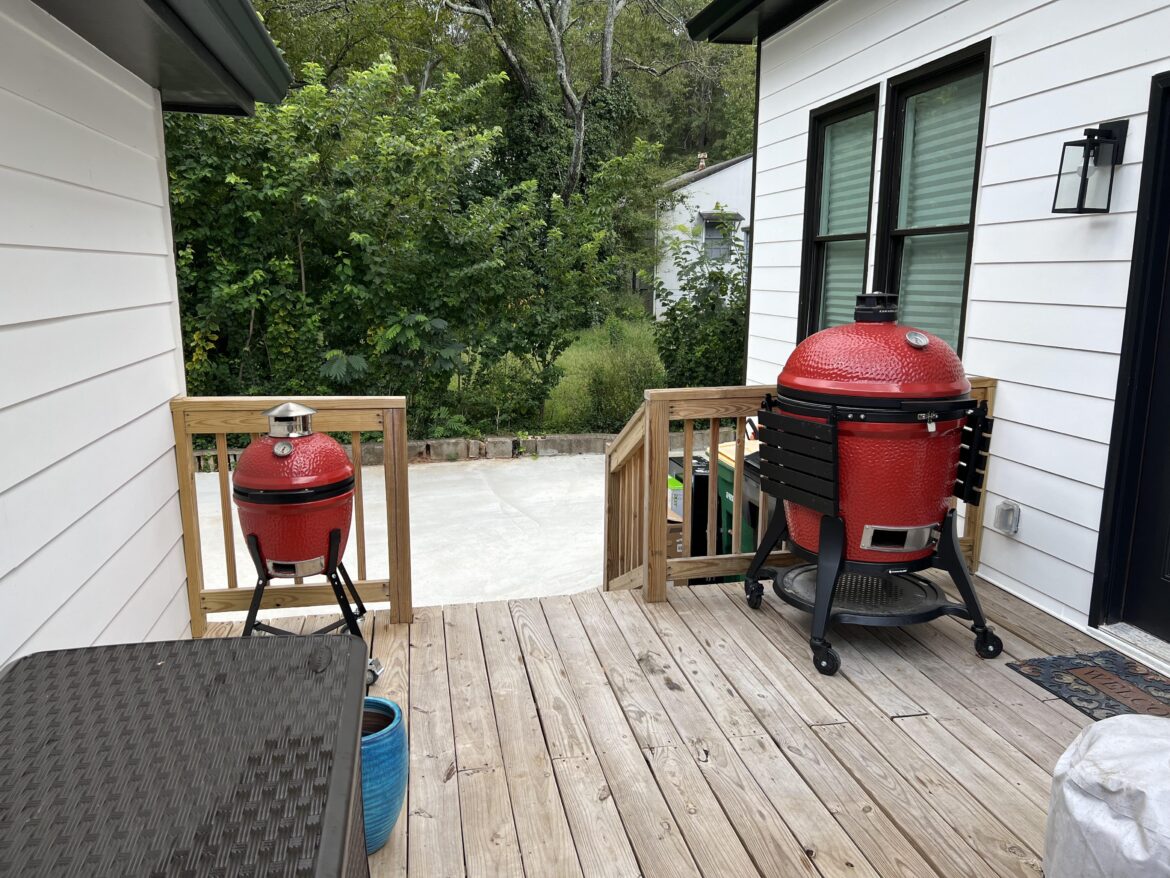 Just moved into a new house, Jr got new feet!