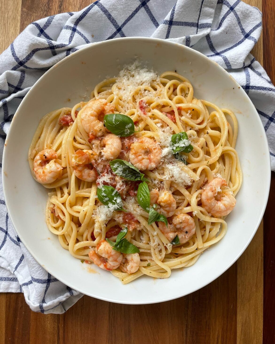 Prawn linguine with fresh tomatoes