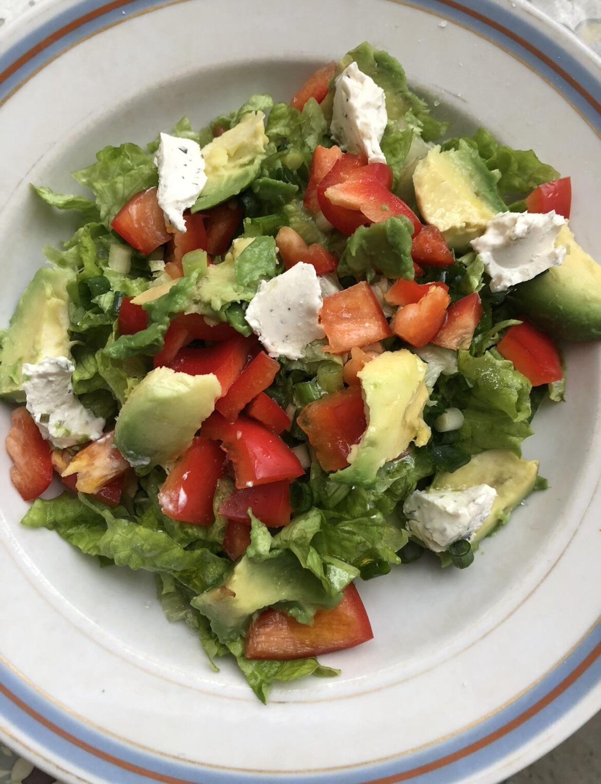 My breakfast always looks very colorful haha! Avocado, pepper, cheese and salad