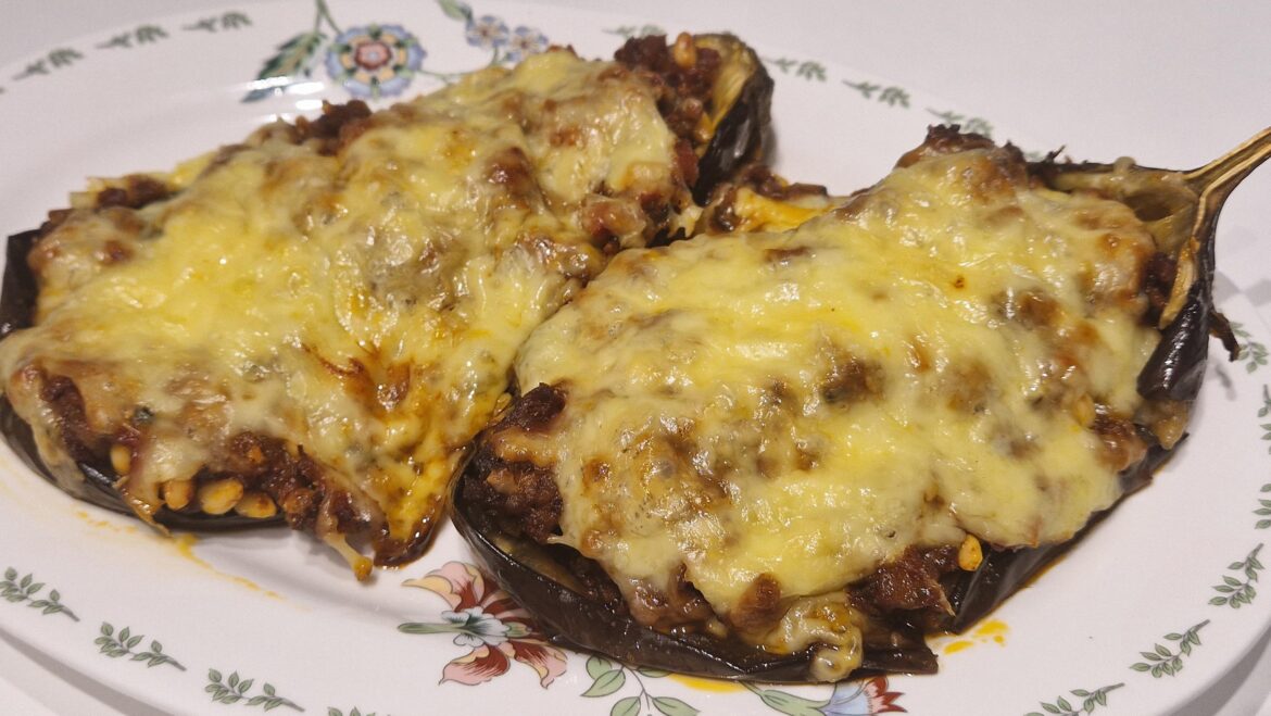 Stuffed aubergines