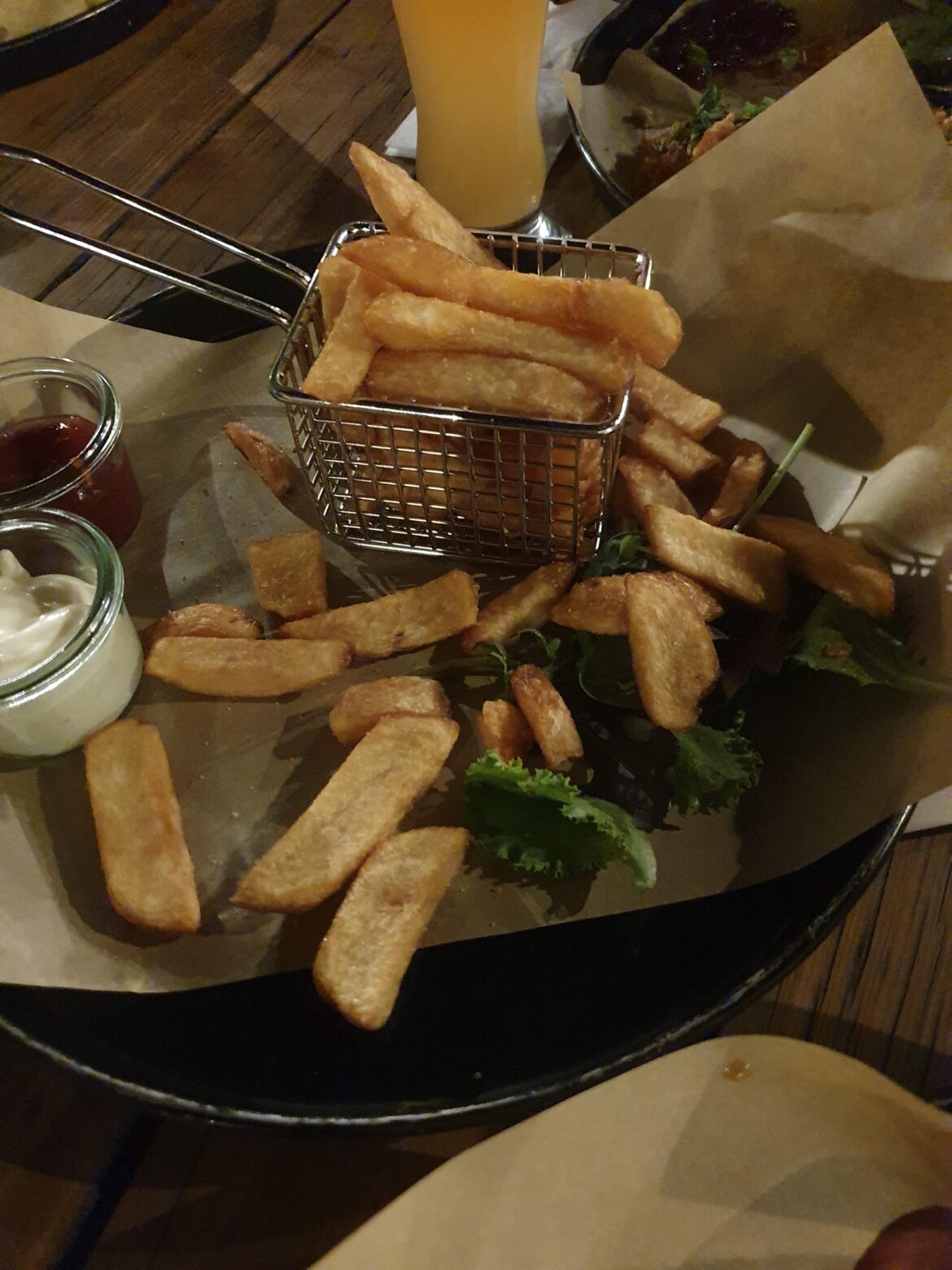 Fries in too small basket