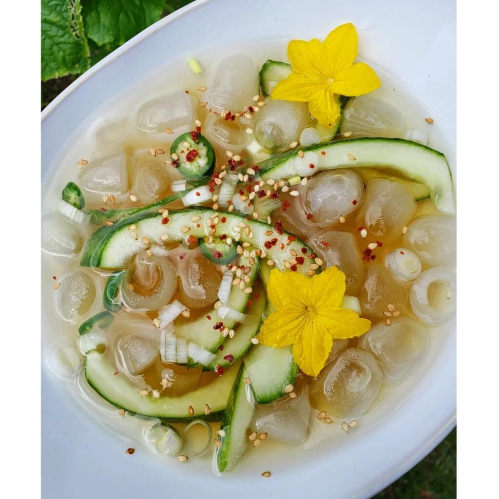 More cucumber flowers... this time in oi naenguk 🥒🌼💕