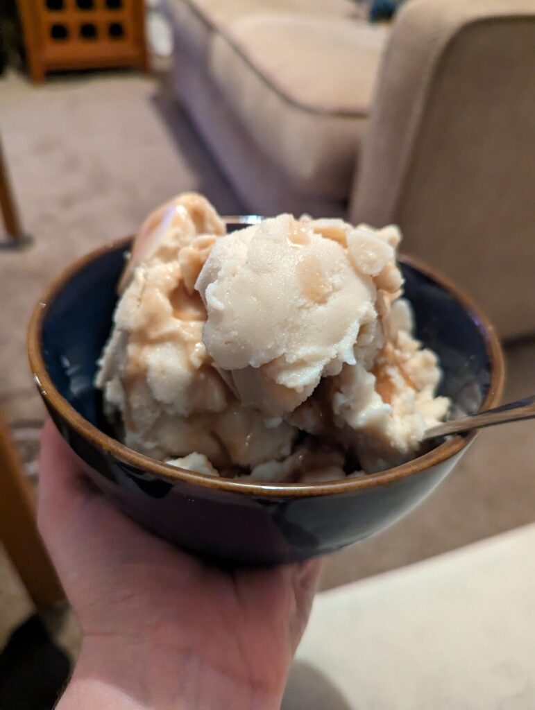Half pint of ice cream with caramel sauce for 87 calories
