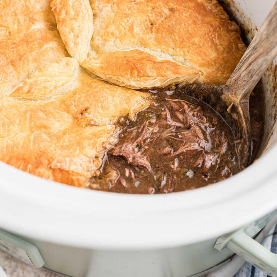Slow Cooker Steak Pie