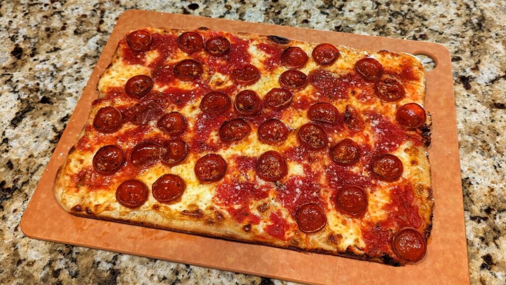 Experimented in the kitchen and came up with this. What style is this pizza?