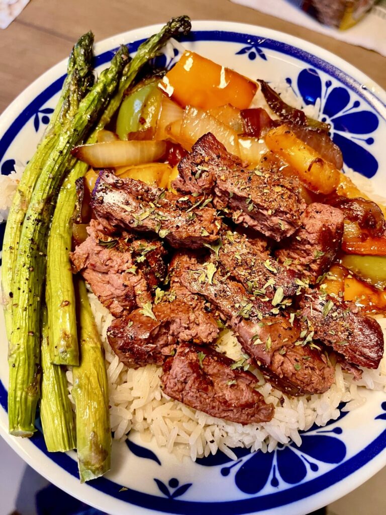 I made a steak & veggie bowl with Meati Steak!