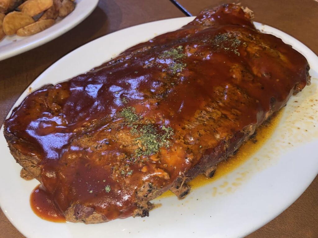 calorie estimate for bbq pork ribs?