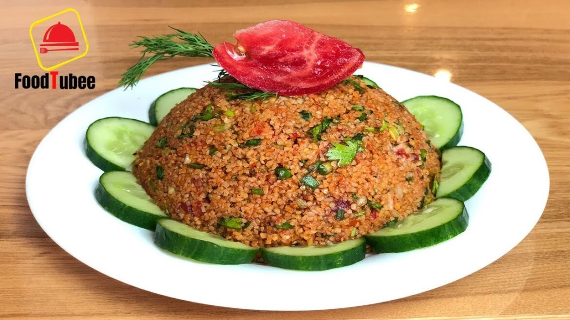 Kisir Turkish bulgur salad / Салат из булгура Кысыр