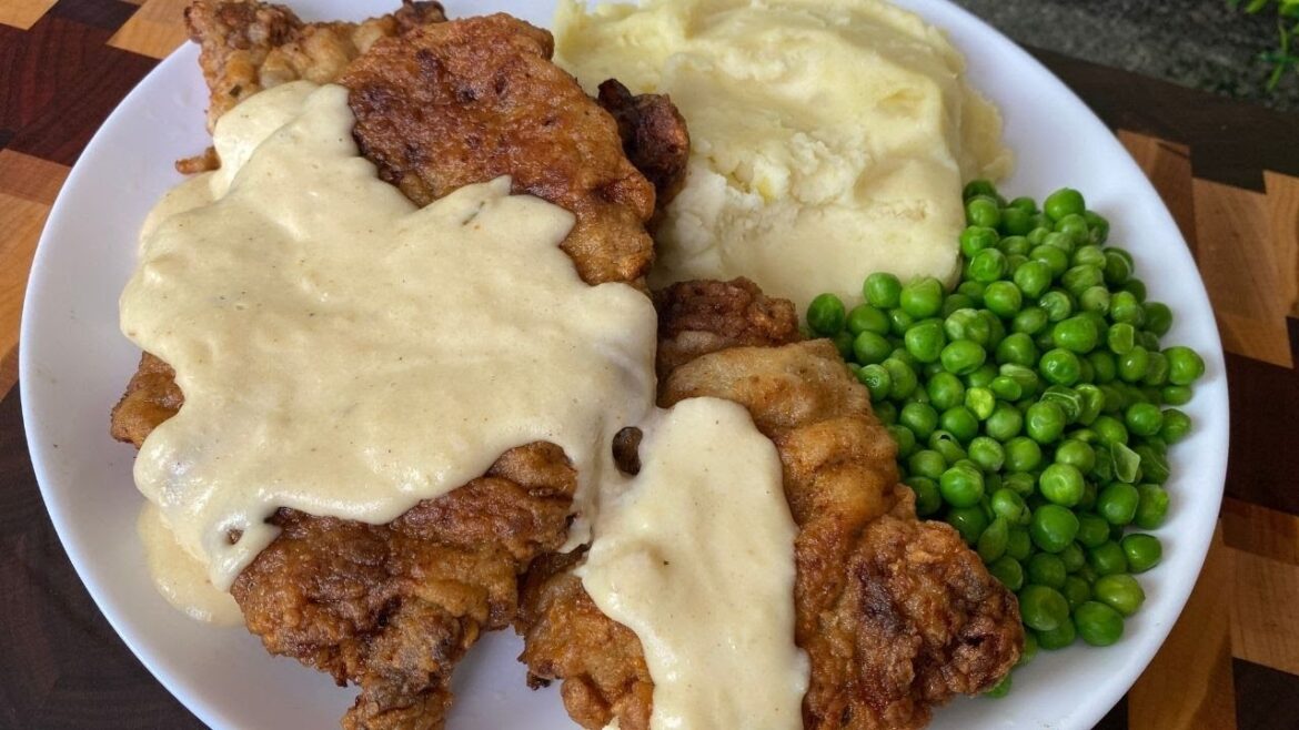 The Best CHICKEN FRIED STEAK & GRAVY | COUNTRY FRIED STEAK RECIPE! w/  MASHED POTATOES