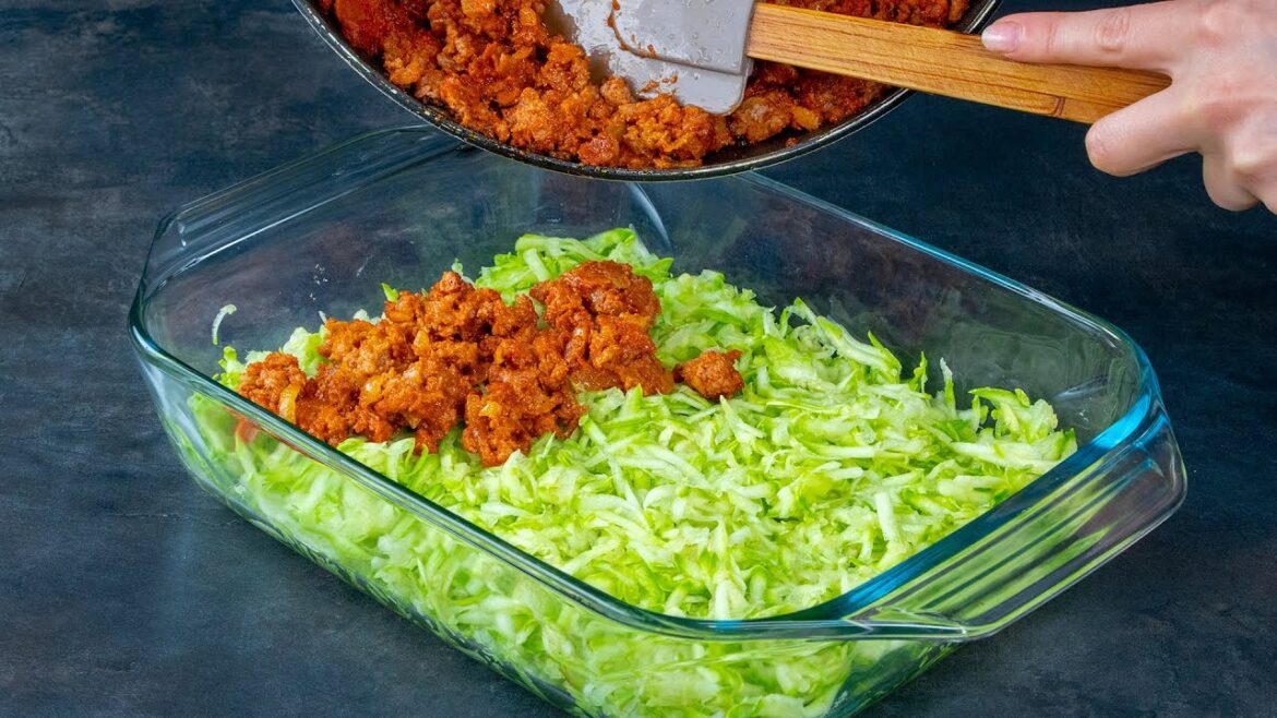 Do you have zucchini and minced meat? Cook them in the oven to prepare a delicacy Do you have zucchini and minced meat? Cook them in the oven to prepare a delicacy