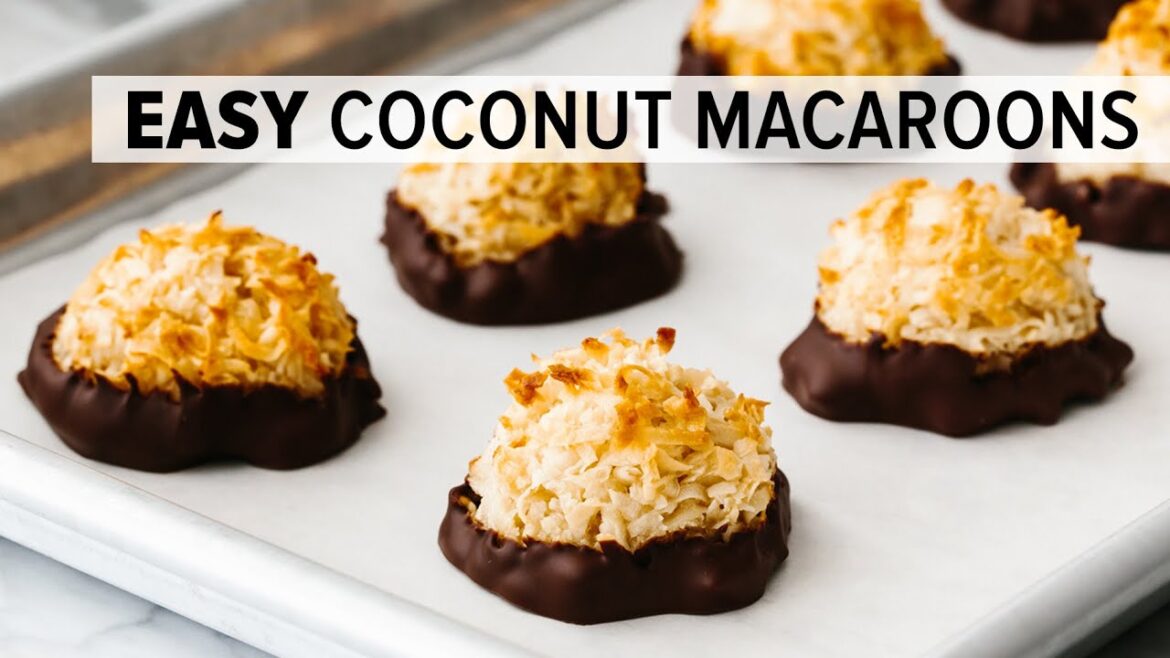 COCONUT MACAROONS | easy, almost healthy, coconut cookies! COCONUT MACAROONS | easy, almost healthy, coconut cookies!