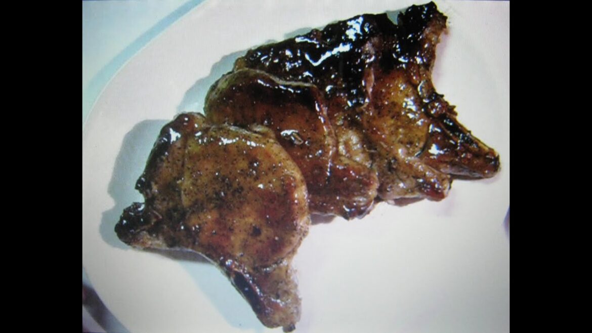MAPLE-PEPPER GLAZED PORK CHOPS (SUPER EASY RECIPE)