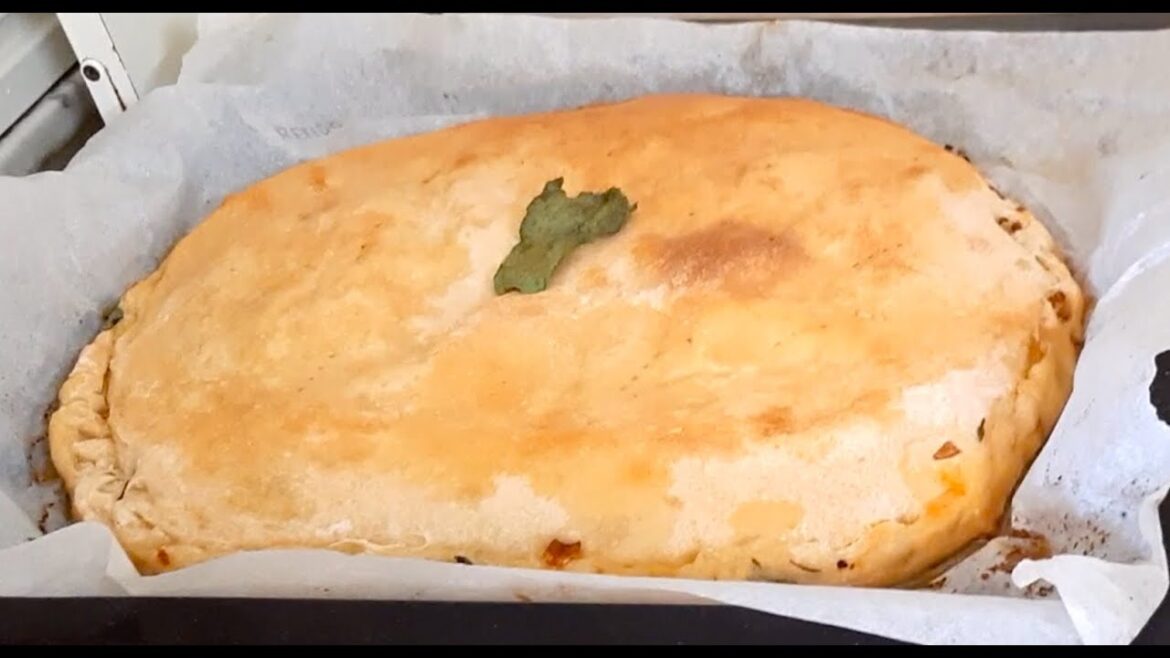 Sicilian Scacciata: meat or vegetable pie recipe