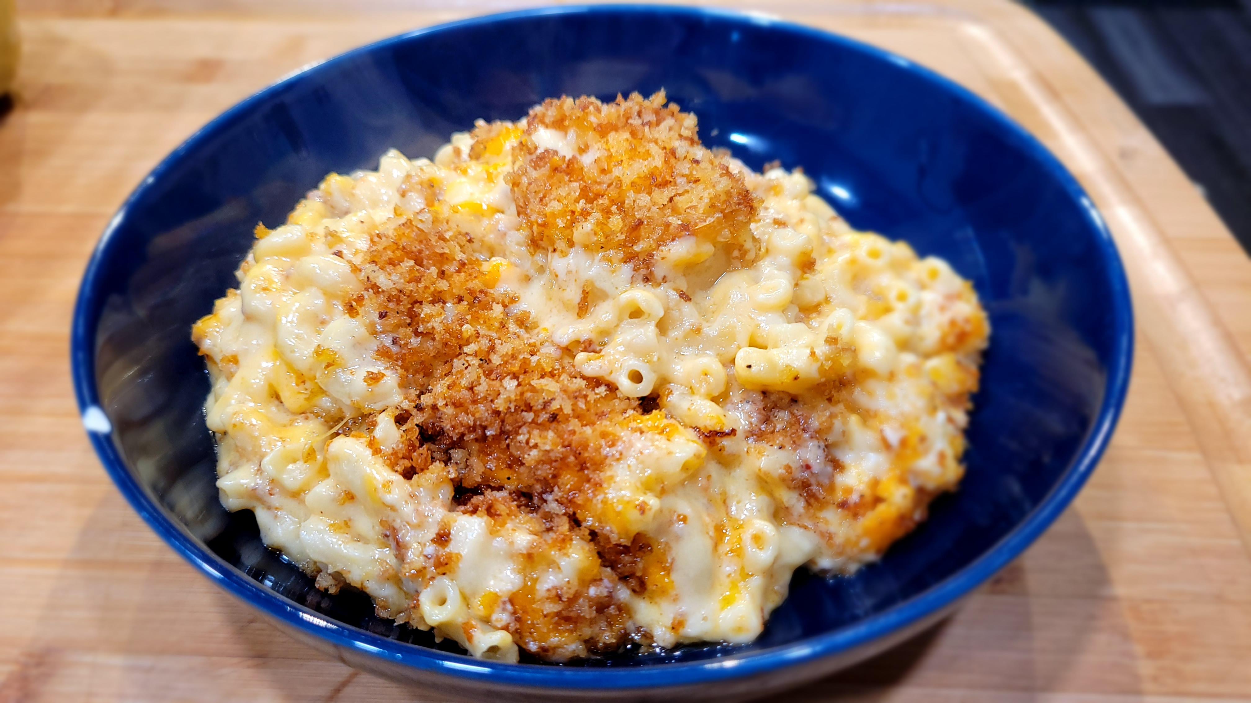 (OC) Super creamy Mac & beer cheese, with cheddar, smoked gouda and