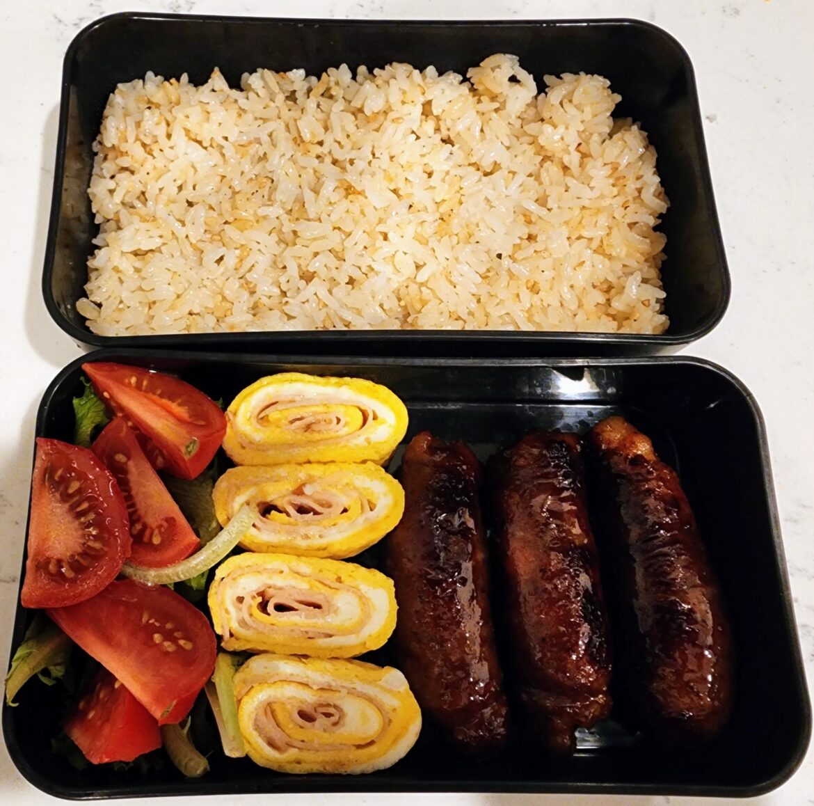 One of my SO's favorites - garlic fried rice with longanisa and tamagoyaki. Salad against his wishes to keep healthy.