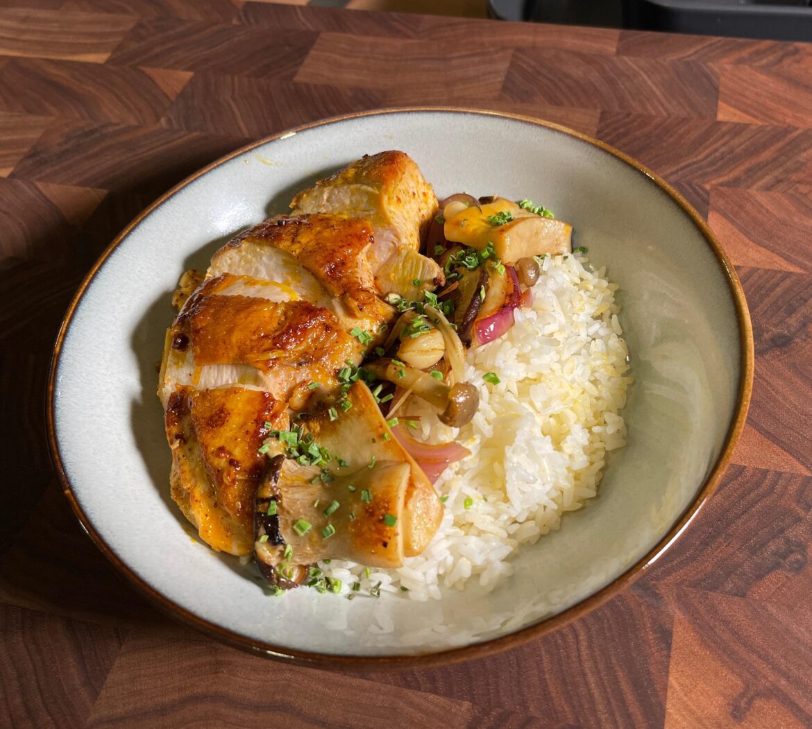 Pan-fried Chicken with Rice, Mushroom and Onion