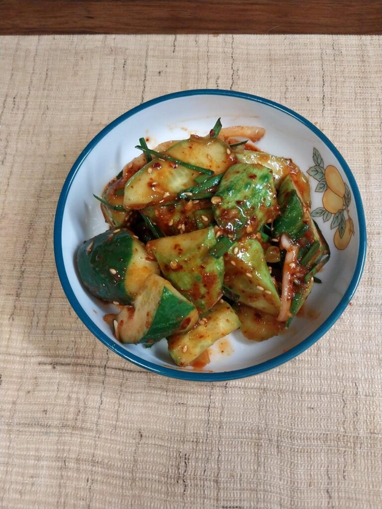 Seasoned cucumber and crab