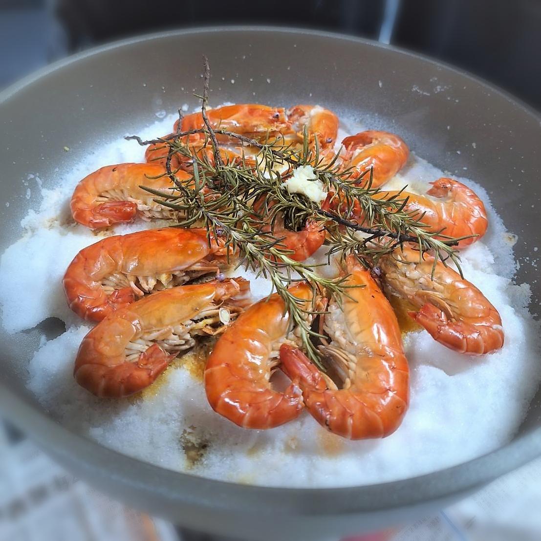 Saltroasted prawn with rosemary and garlic Dining and Cooking
