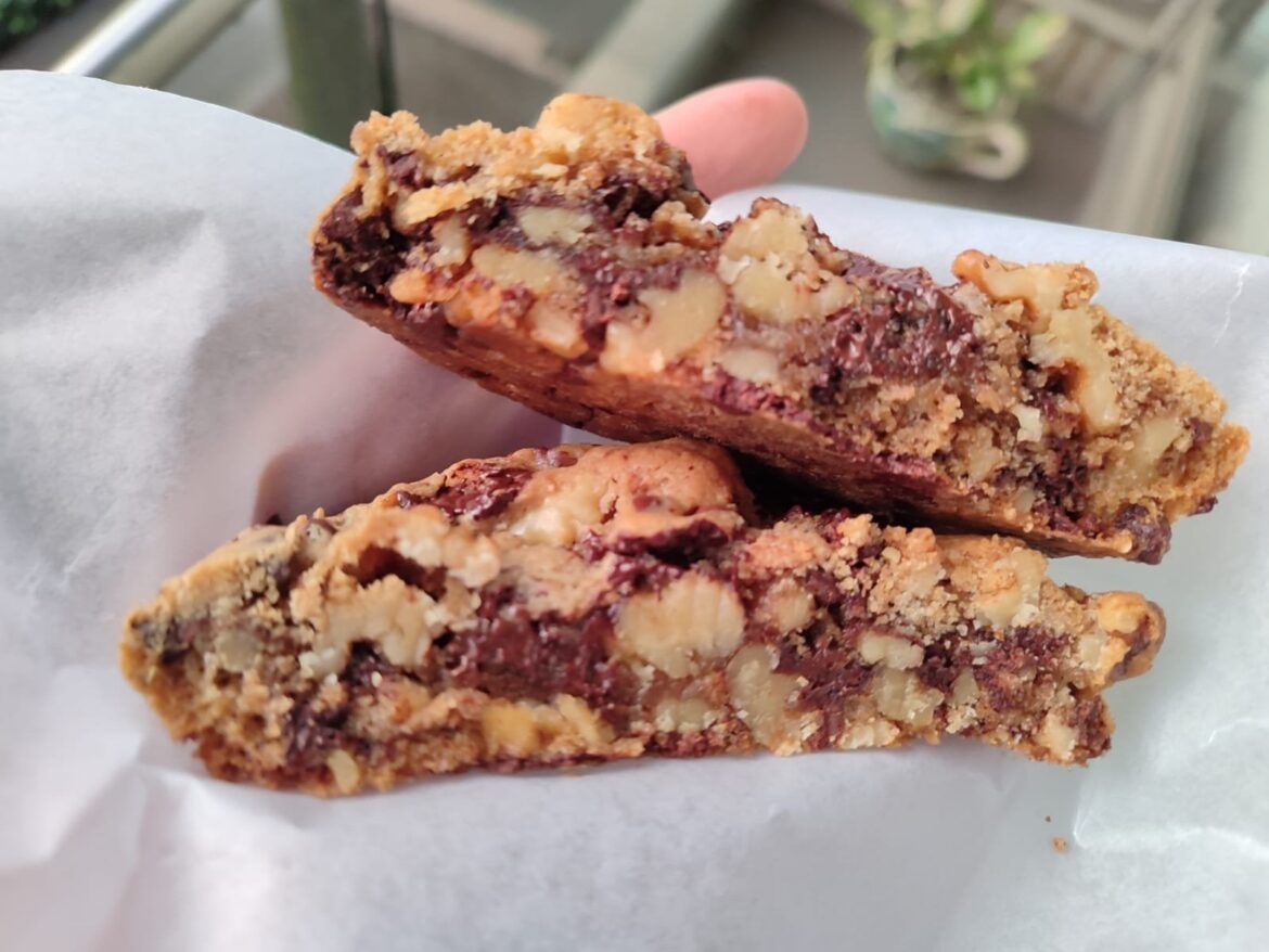 Stella's Levain Bakery-Style Super-Thick Chocolate Chip Cookies Recipe