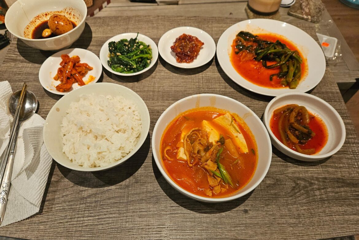 Kimchi jjigae