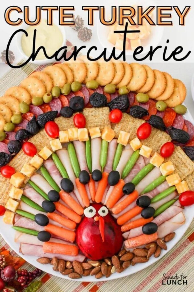 CUTE TURKEY CHARCUTERIE BOARD IDEA FOR CHRISTMAS OR THANKSGIVING