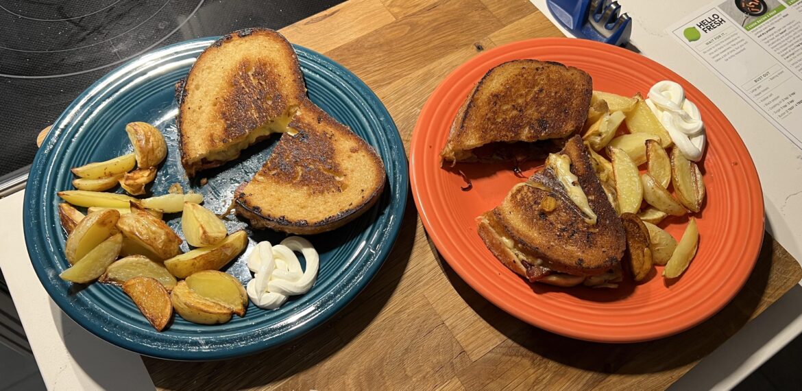 Jammy bacon and Gouda melts with potato wedges