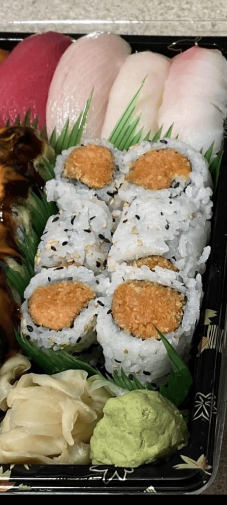 Where can I find the best spicy tuna roll in Austin? Specifically one the resembles the ones in this picture.