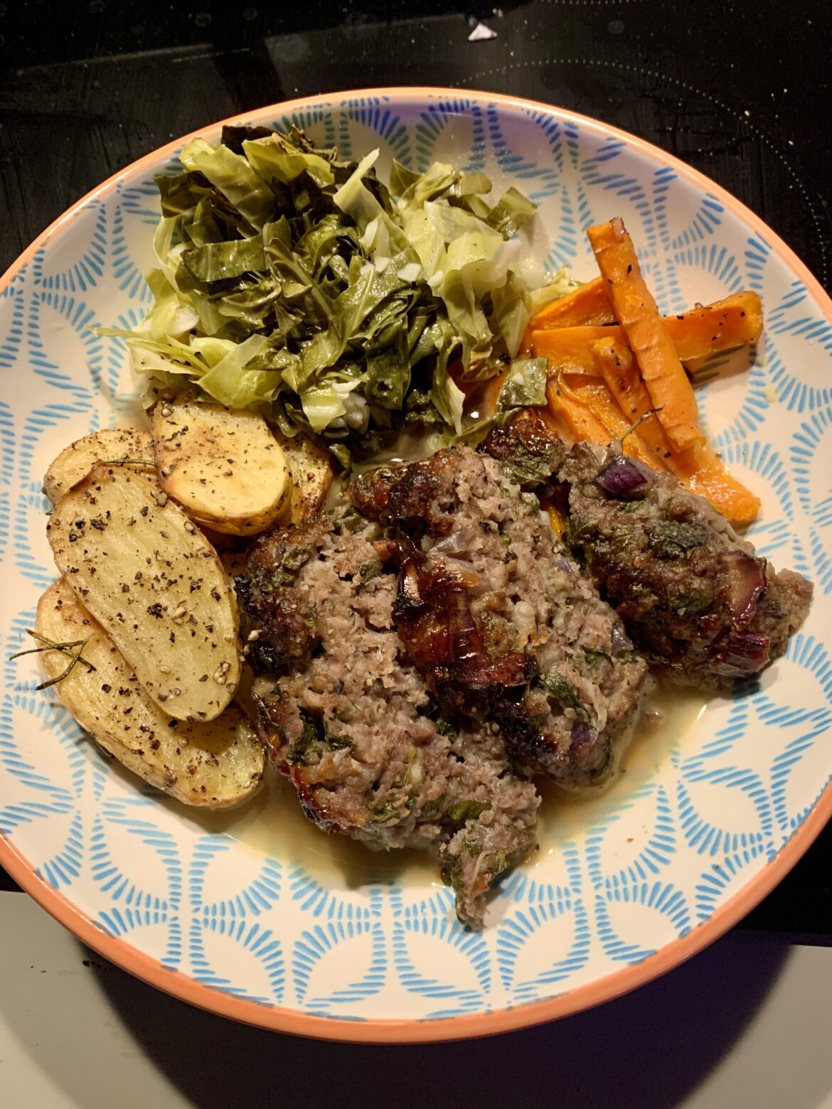 Gousto: My favourite meal of the week: lamb meatloaf, veg and gravy, a mini roast that brightened up my midweek 💕 - use my code for 70% off your first box and 20% the next 7 weeks