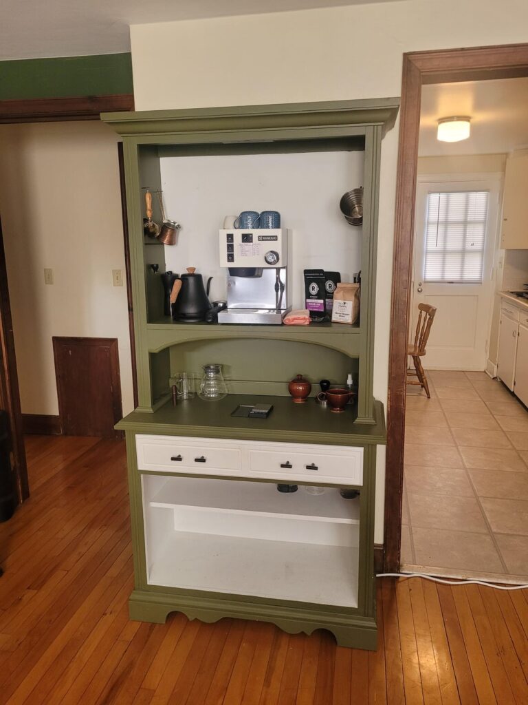 My coffee setup is finally coming together in the new apartment, plus my first drink :)