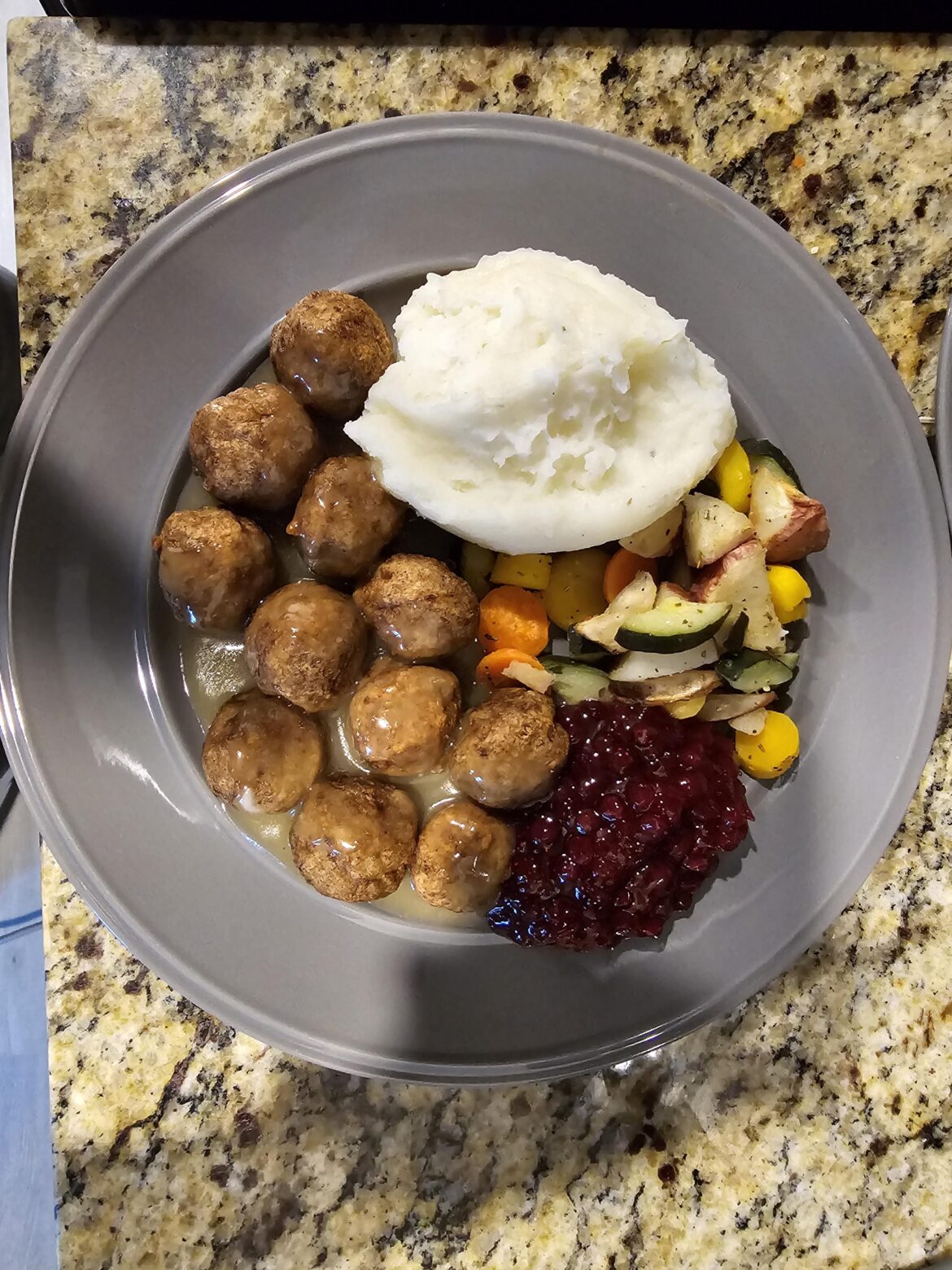 Who says budget food can’t look delicious? Who says budget food can't look delicious?