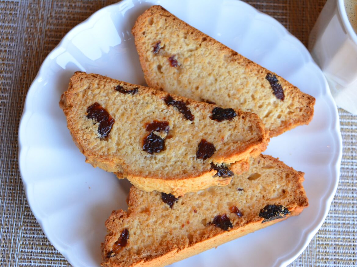 78 calorie cherry almond biscottis