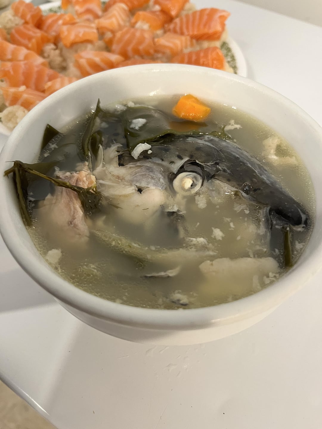 Made some salmon nigiri and uni onigiri (ft. Salmon head soup) Dining